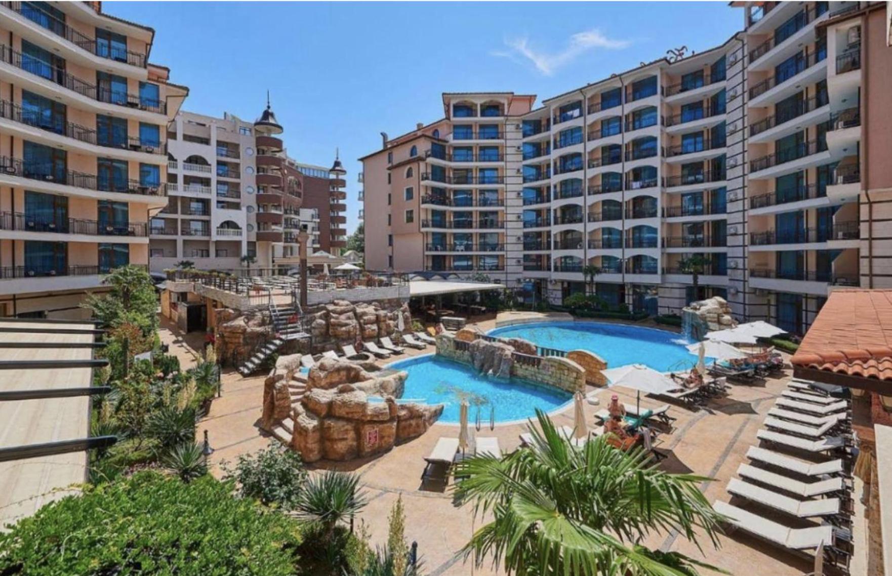 Apartment Karolina Complex